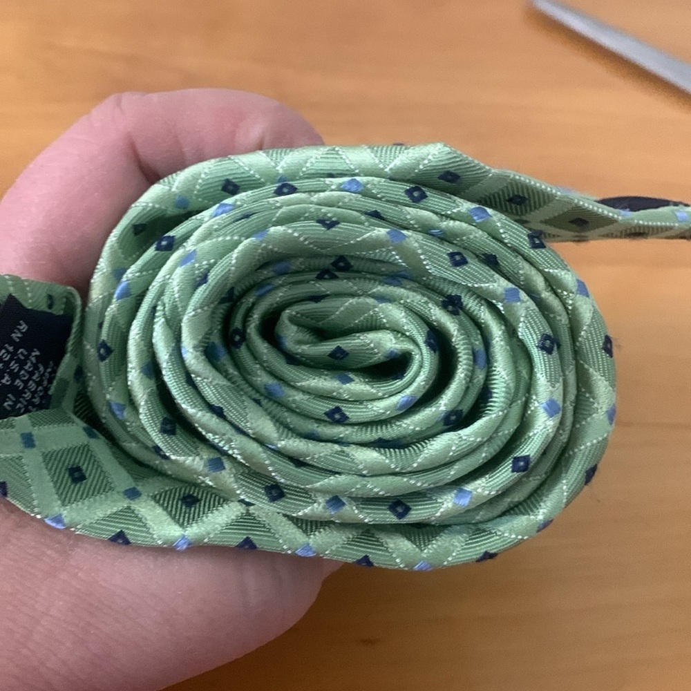 Nautica Lime Green 100% silk tie made in USA diamond pattern 59" EUC - Picture 9 of 9
